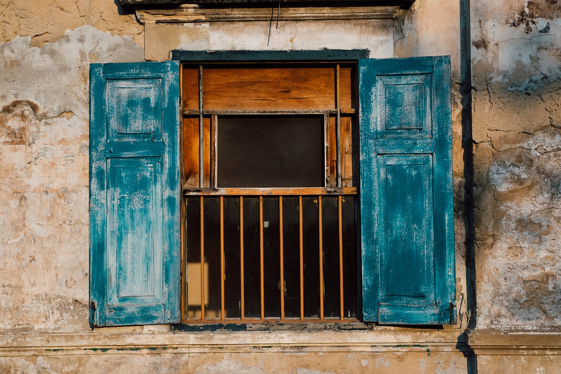 abandon wall and window Reliable 24/7 Home Window Installation Services Near Me